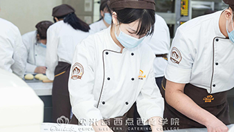 西点师一般就业好还是创业好？