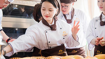 为什么这么多人想当西点师？南京西点烘焙学校哪家好？
