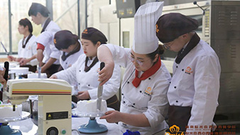 花几万学习西点技术值得吗？南京甜品培训哪家好？