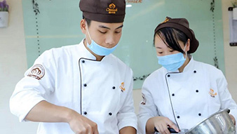 南京培训西点师学费多少？南京西点烘焙学校排名如何？