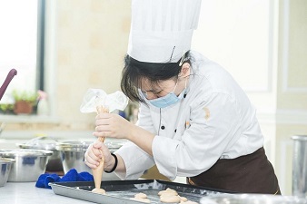 南京烘焙学校的收费标准是怎么样的？