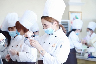 学烘焙想创业，南京私房烘焙培训学校哪家好？