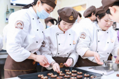 在南京欧米奇学西点烘焙怎么样？