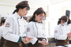 女生学西点师发展怎么样？有前途吗？