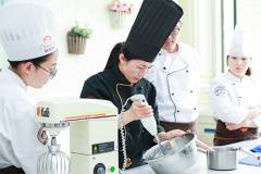 行业揭秘|正规烘培学校的学费价格表