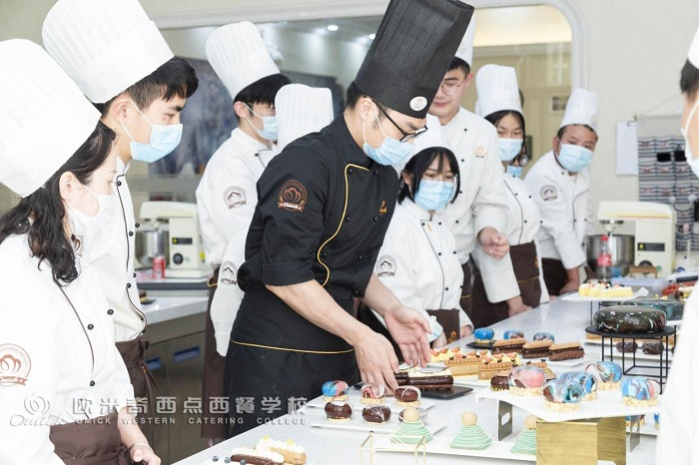 新手学做蛋糕要学多久？
