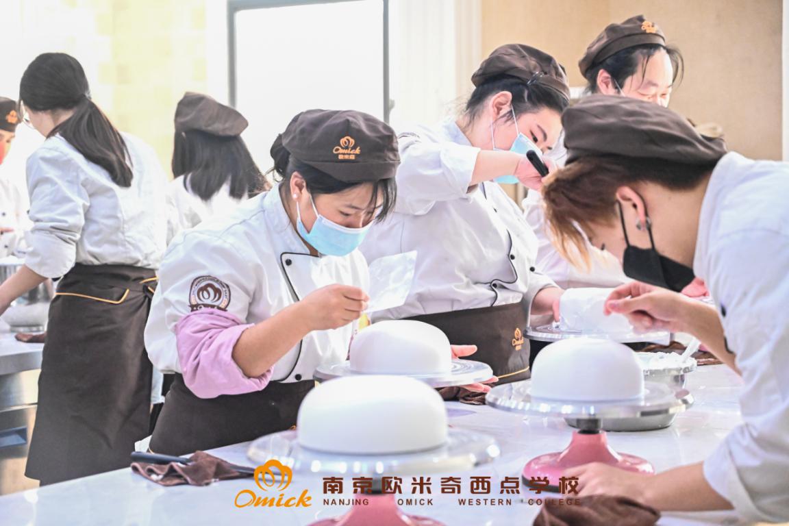 学西点蛋糕的最佳时间是什么时候