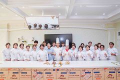 大师公开课丨江苏省技术能手亲临我校，带来一场烘焙技术的深度交流