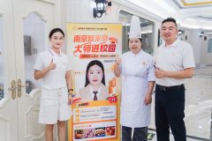 大师进校园 | 以匠人之心，琢西点之艺，照亮学子甜蜜前程。